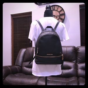 Micheal Kors bag pack 🍀❤️